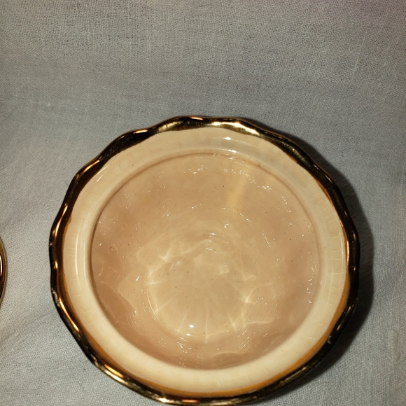 Beautiful Vintage Wade Hand Painted Creamer and Sugar Bowl with Floral Pattern - Picture 6 of 10